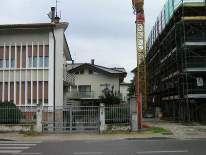 Cantiere: costruzione condominio a Udine